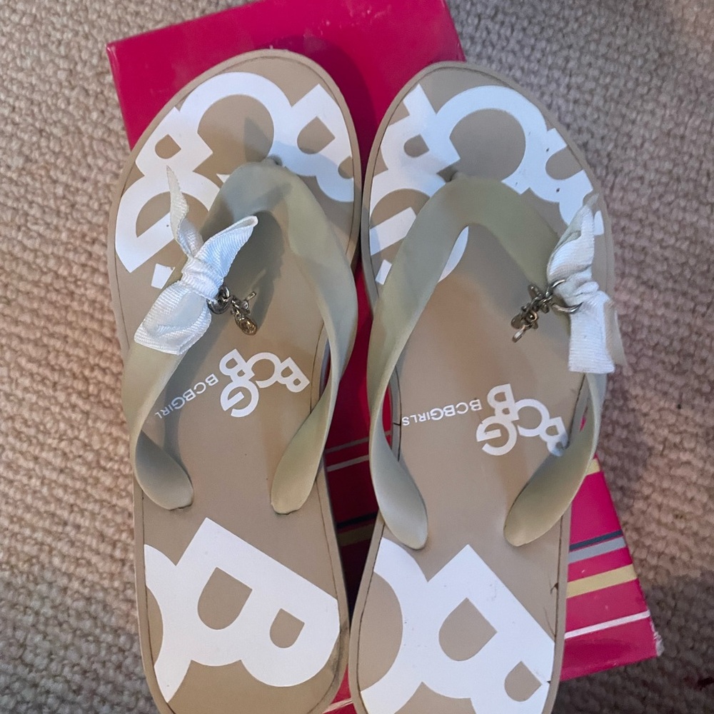 BCBG Beige and White Flip Flops with Bow